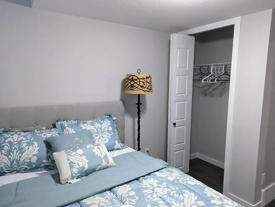 YYC The Fruitful Vineyard- A Beautiful 2 Bed Suite