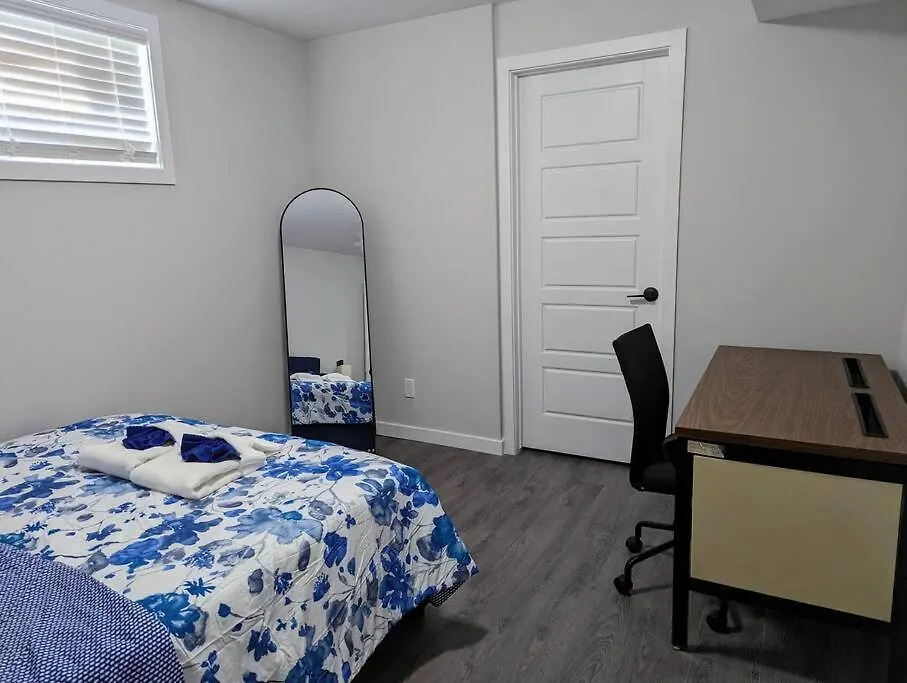 YYC The Fruitful Vineyard- A Beautiful 2 Bed Suite קנדה