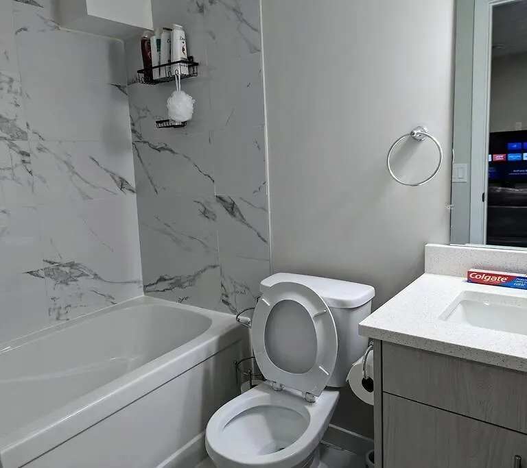 דירה YYC The Fruitful Vineyard- A Beautiful 2 Bed Suite